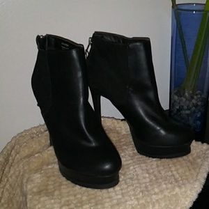 New with tags Forever 21 booties